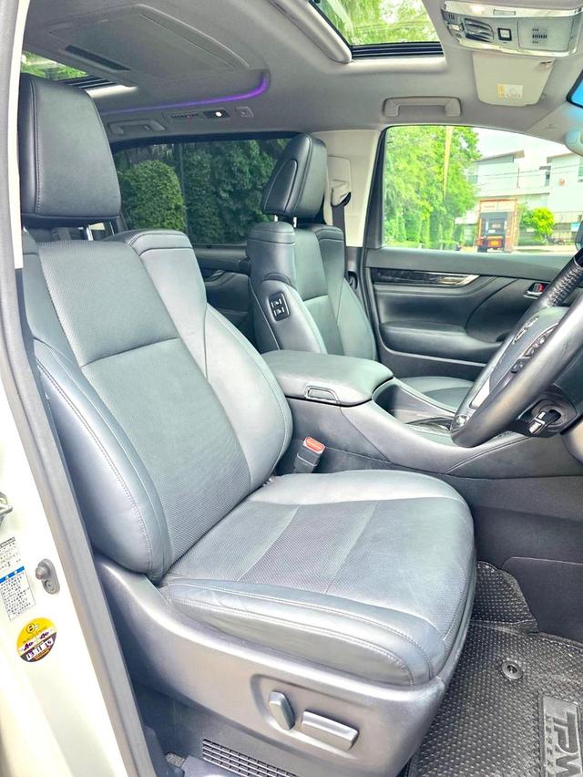 Toyota ALPHARD SRC E-Four สีขาว ปี 2022 ไมล์ 50,000 กม.  8
