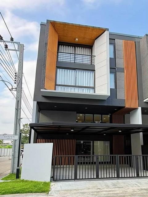 ให้เช่าทาวน์โฮม 3.5 ชั้นหลังมุม ชิเซน พัฒนาการ 32 Shizen Pattanakarn 32 ใกล้ทางด่วน 10 นาทีจากทองหล่อ 1