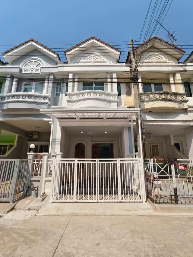 หมู่บ้านมณีรินทร์เลคแอนพาร์ค  1