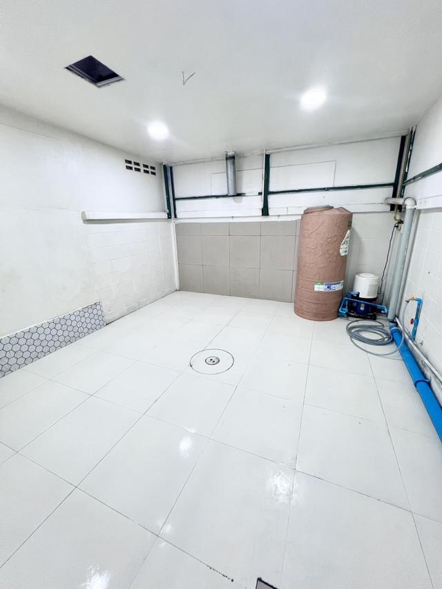 อาคารพาณิชย์ ประชาอุทิศ 90 7