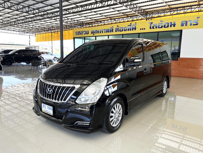  Hyundai H-1 2.5 Deluxe (ปี 2017) Wagon AT