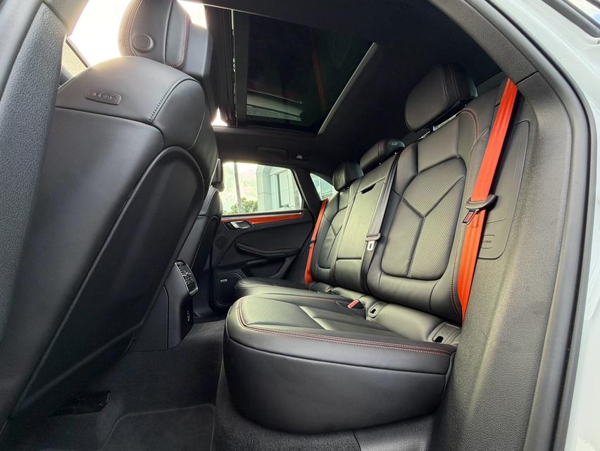 Porsche Macanปี 2022 ไมล์ 9,xxx kmราคา 3,590,000 บาท. รูปที่ 9