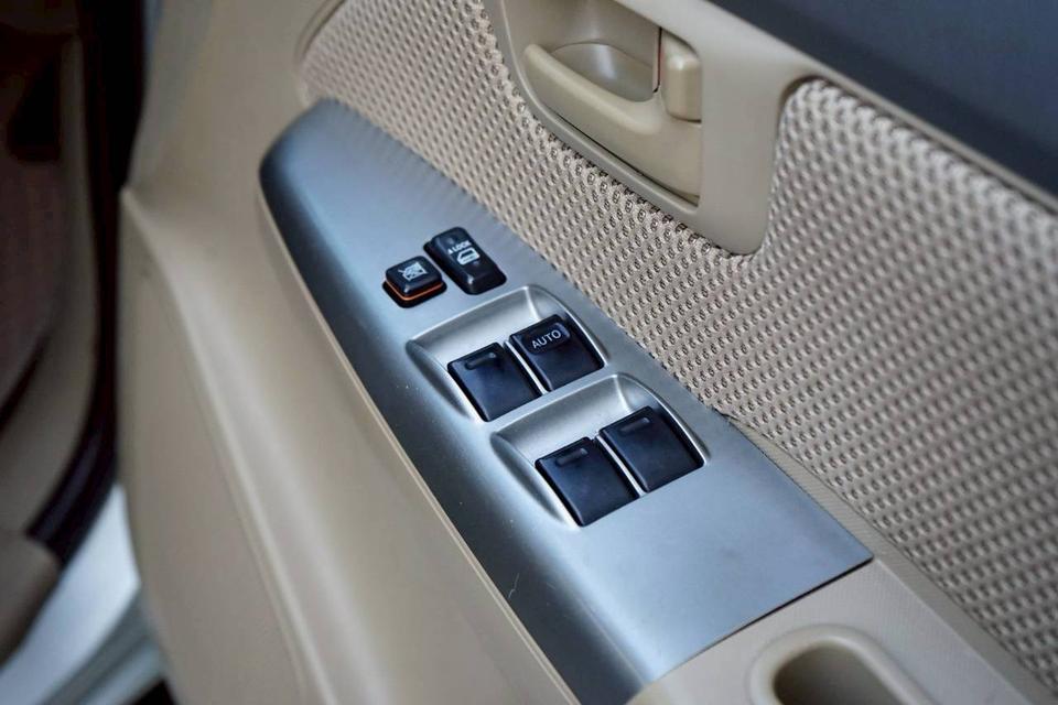 2013 TOYOTA VIGO 3.0G 13