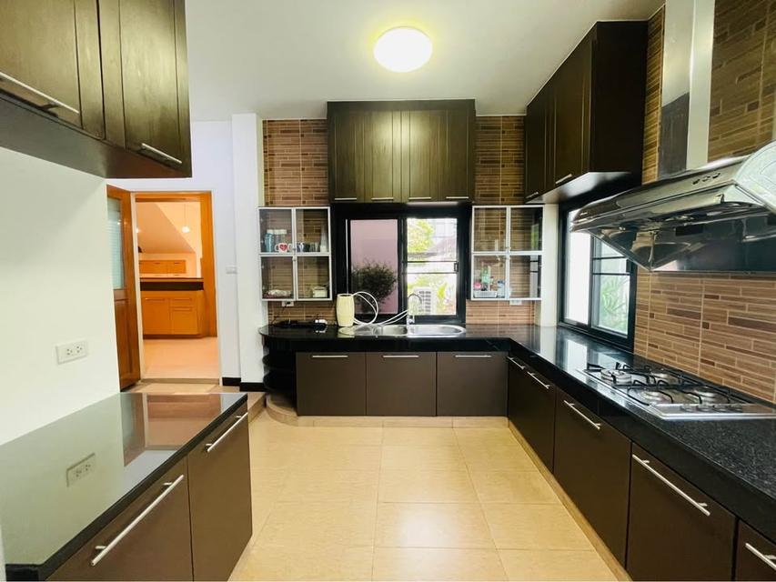 ให้เช่าบ้านเดี่ยว 3 ชั้น หลังใหญ่  ซ.รัชดา 32 พร้อมเข้าอยู่ สิ้น พ.ค. 19