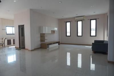 ให้เช่าโกดัง 1,000 ตร.ม. มีออฟฟิศ 2 ชั้น ซอยเลียบคลองบางน้ำจืด สมุทรสาคร 5