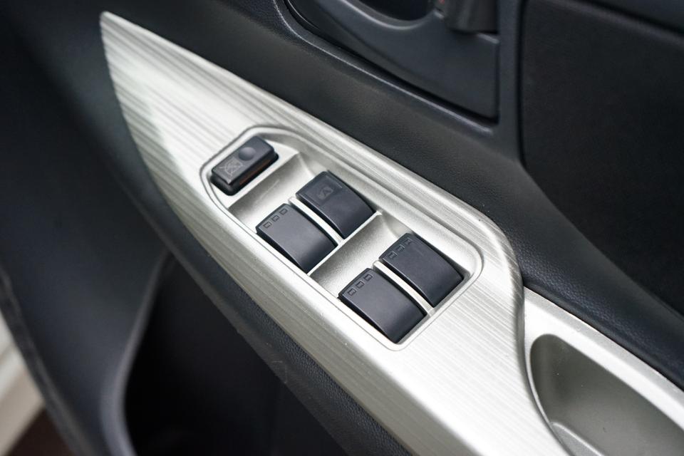 2013 TOYOTA AVANZA 1.5S 13