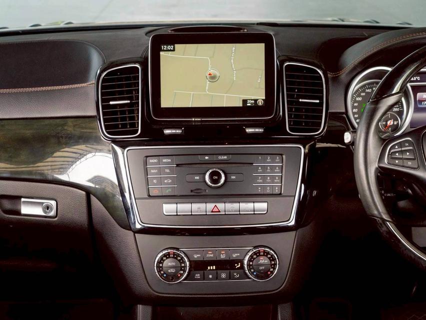 Mercedes-Benz GLS 350D 4MATIC ปี 2016 10