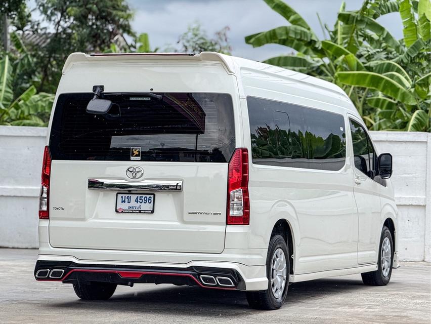 รหัสรถ WRT4596 2023 TOYOTA COMMUTER, 2.8 AT 7