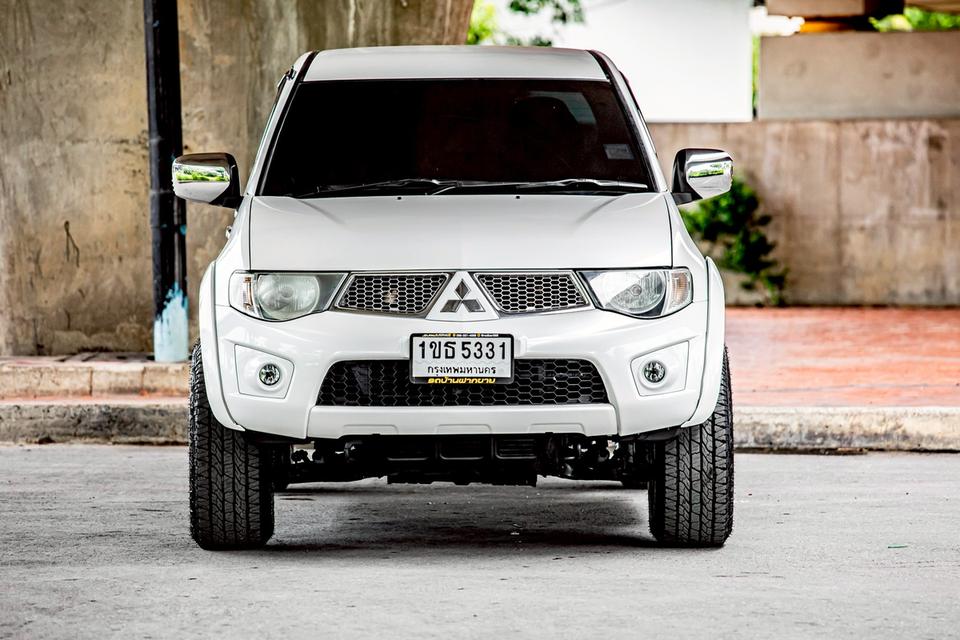 Mitsubishi Triton Plus Double Cab 2.5 Ddi Auto ปี 2012 สีขาว