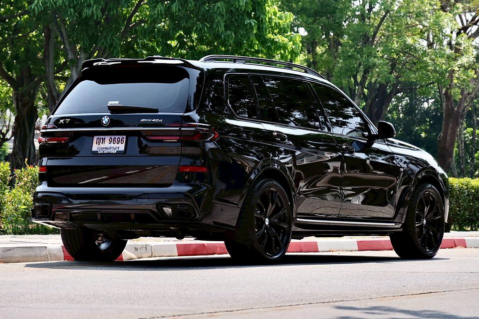 BMW X7 xDrive40d M-Sport (G07) LCI ปี 2024 สีดำ ราคาเร้าใจ รูปที่ 3