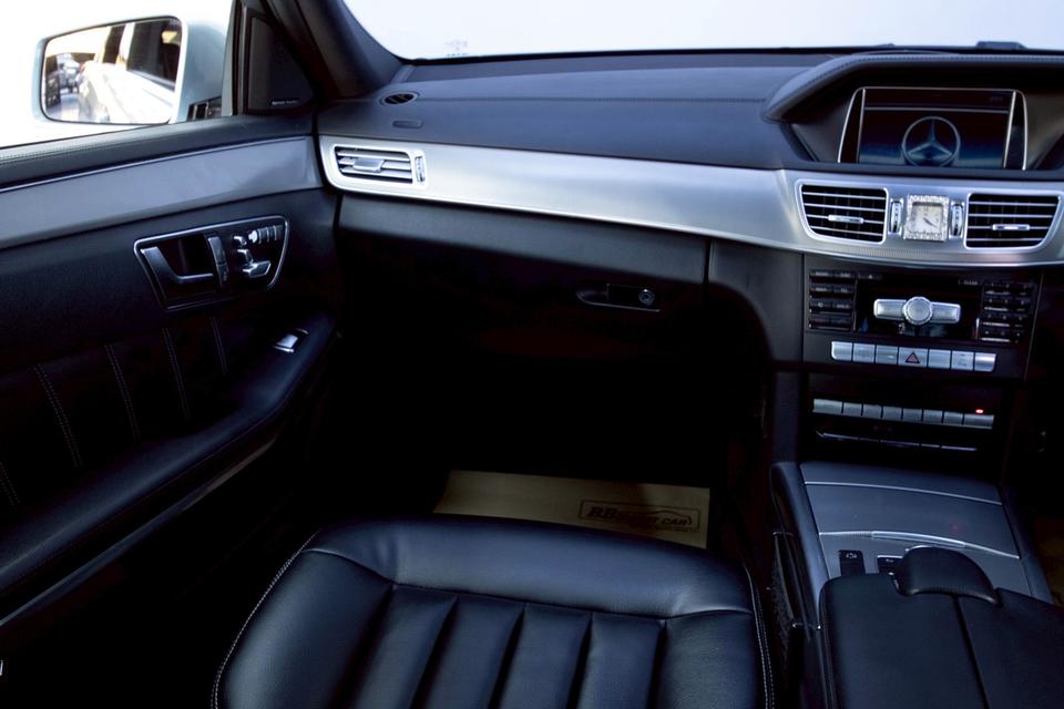 ขยับมาขับเบนซ์ในราคาสุดคุ้ม! Mercedes-Benz E300 BlueTEC Hybrid W212 AT 2016 ✨ รูปที่ 11