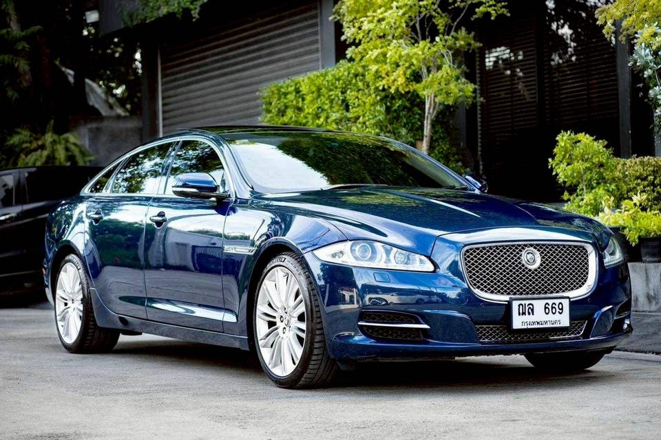 รหัสรถ PR669 Jaguar XJL 2012 Portforio Excutive Package