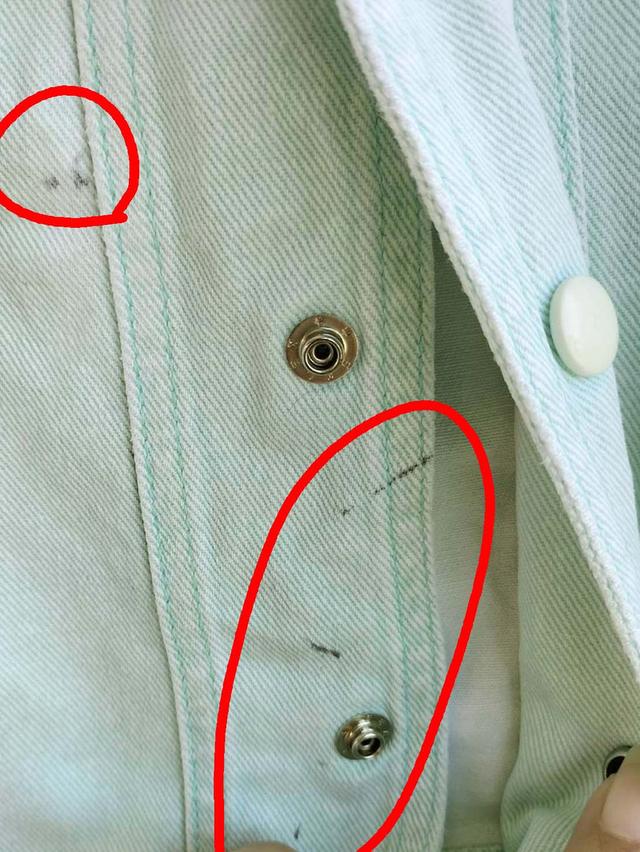 Guess Jeans มีตำหนิรอยปากกาซักไม่ออก ตามรูป ขอคนรับได้ งานจริงใหม่มาก พร้อมส่ง 3