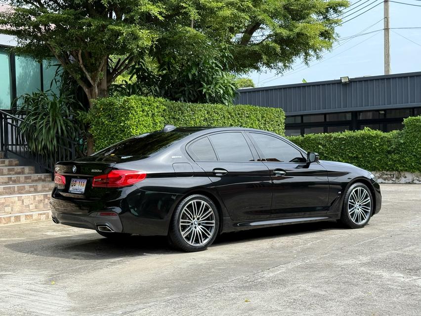 2018 BMW 530e MSPORT รถมือเดียวออกป้ายแดง รถวิ่งน้อยเพียง 80,000 กม เข้าศูนย์ตามระยะ รถไม่มีอุบัติเหตุครับ