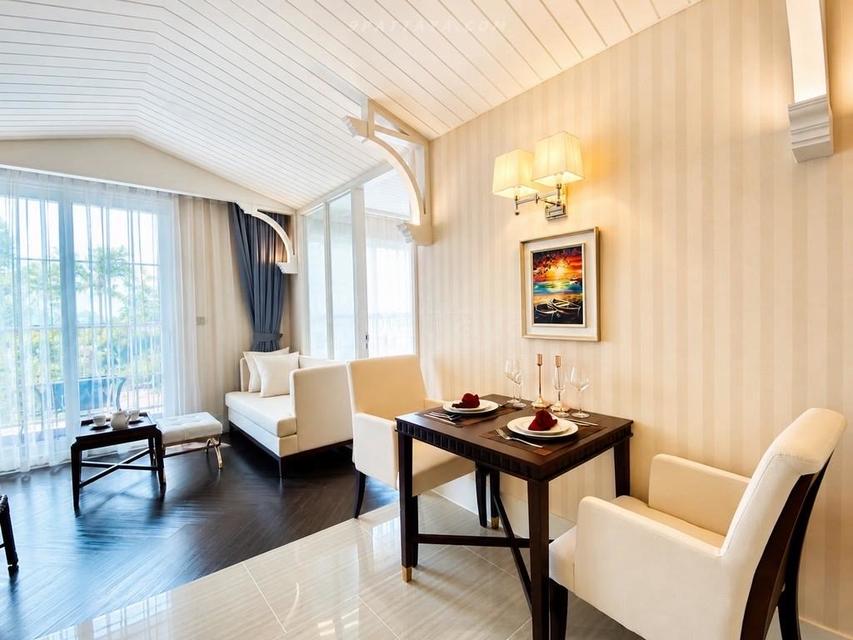 For Rent — Pool View Condo at Grand Florida Pattaya, Na JomtienBeautiful condo for rent at Grand Florida Pattaya, located on Na Jomtien Soi 14 3