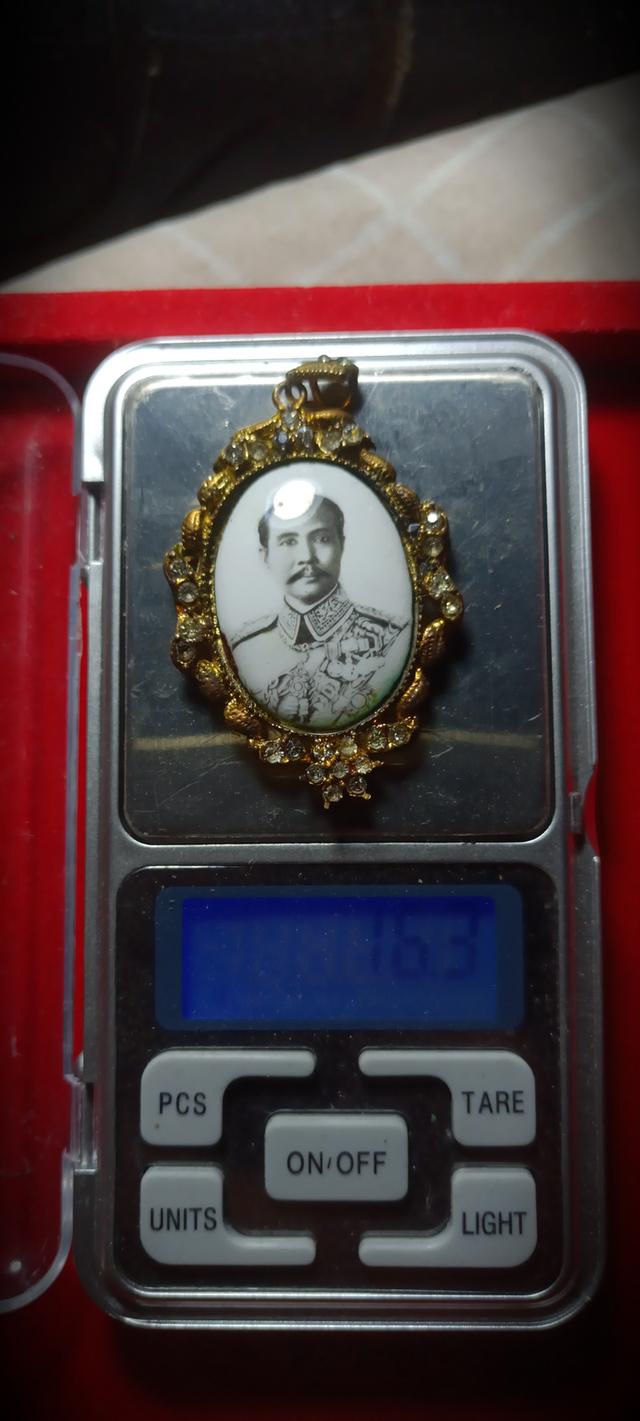 ล็อคเก็ต กรอบทองลายฉลุ 90%