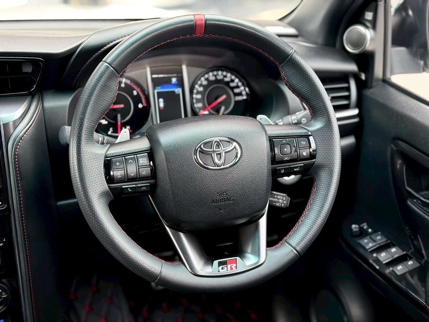 TOYOTA FORTUNER 2.8 GR SPORT 4WD BLACKTOP ปี 2022 โฉม ปี15-ปัจจุบัน สีขาวหลังคาดำ รูปที่ 13