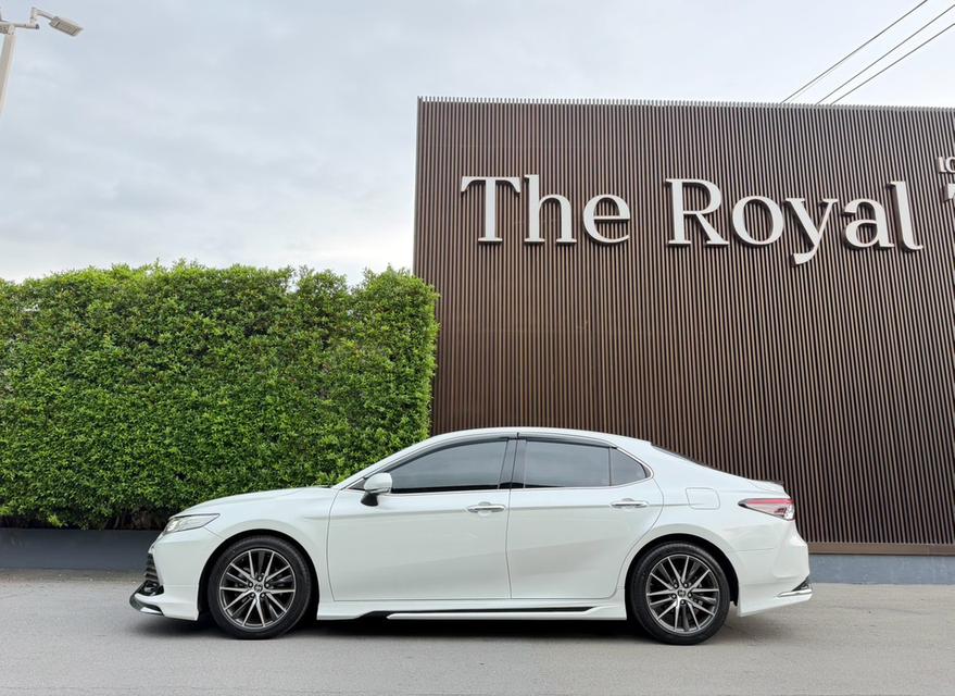 TOYOTA CAMRY 2.5 Premium MNC ปี 2022 หลังคา Sunroof สีขาวมุก รูปที่ 3