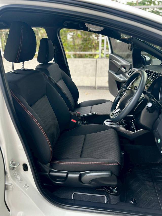 2021 HONDA JAZZ 1.5 RS ปี 21 จด 22 ราคา 559000 บางแค • เลขไมล์เพียง 7,000 กม.เท่านั้น • รถบ้านแท้ มือเดียวสภาพป้ายแดง • ประวัติศูนย์ Honda ชัดเจน • โ รูปที่ 18