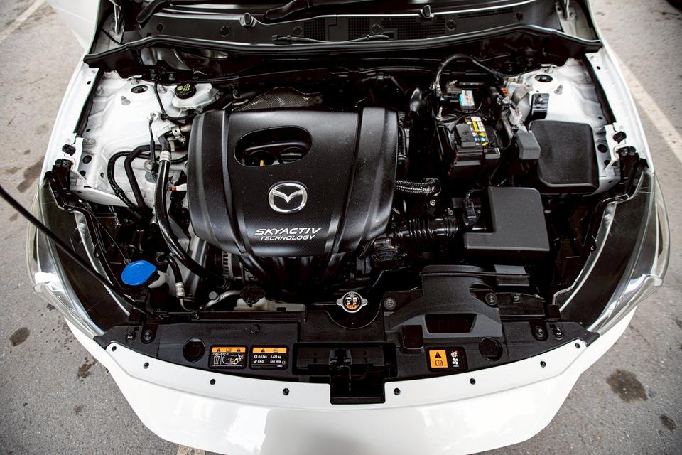Mazda2 1.3 High Connect Skyactiv Sedan ปี 2018 สีขาวมุก 10