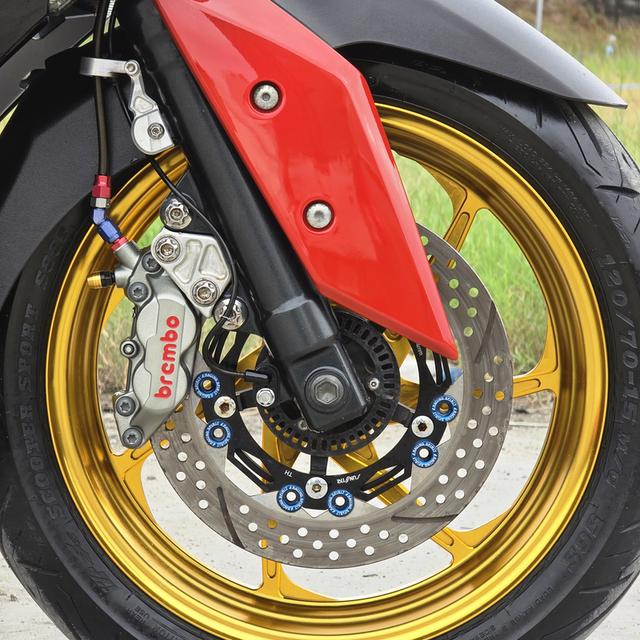 Xmax 3,900฿ 5