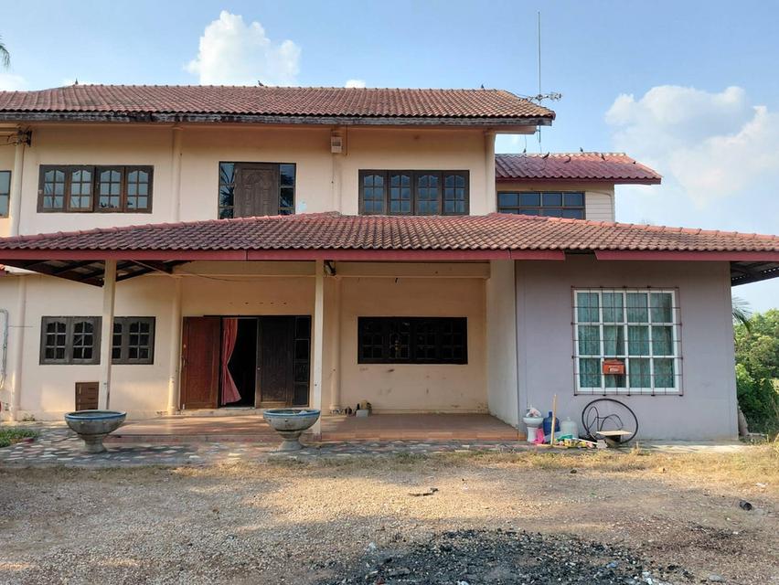 บ้านเดี่ยวพร้อมที่ดิน 8 ไร่