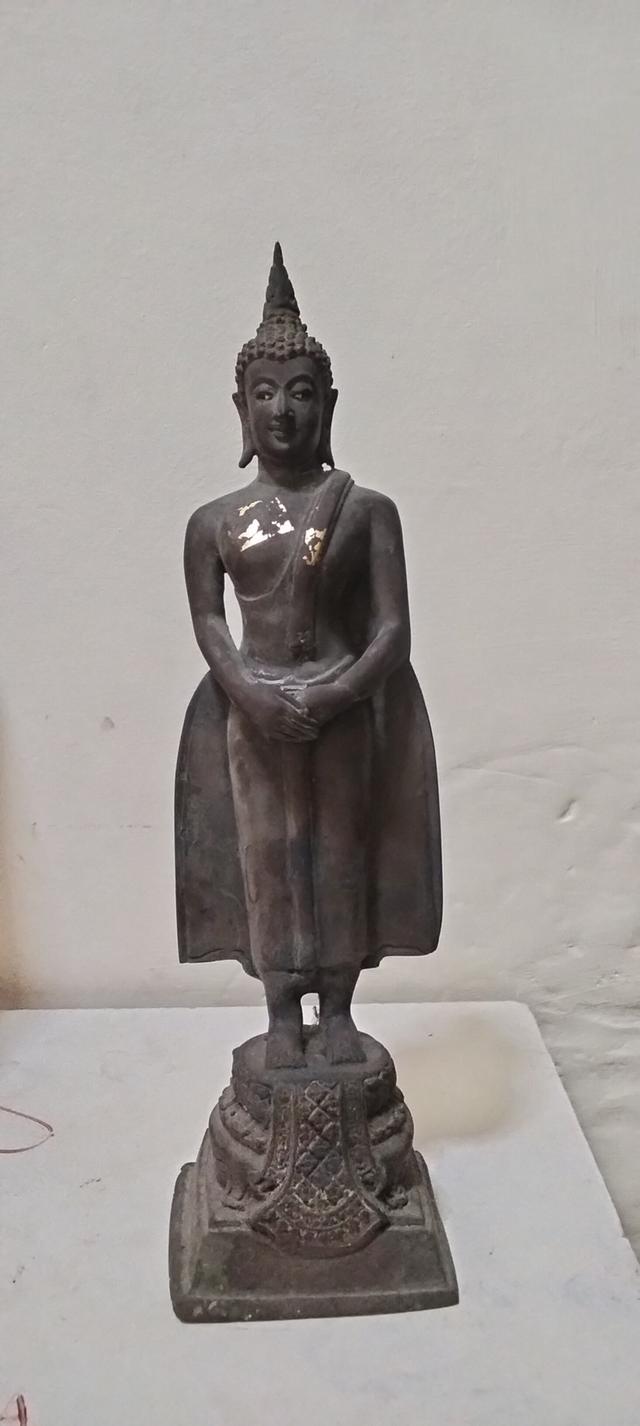 พระพุทธรูปปางถวายเนตรประจำวันอาทิตย์