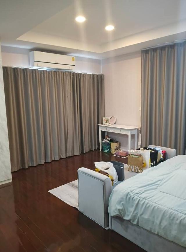 บ้านเดี่ยวหลังใหญ่ ธนทองเลคไซค์ 18