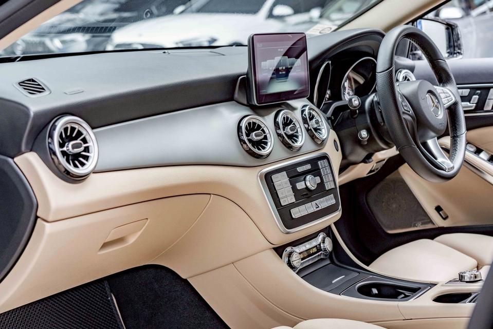 รหัสรถ NP7977 BENZ GLA200 1.6 2017 14