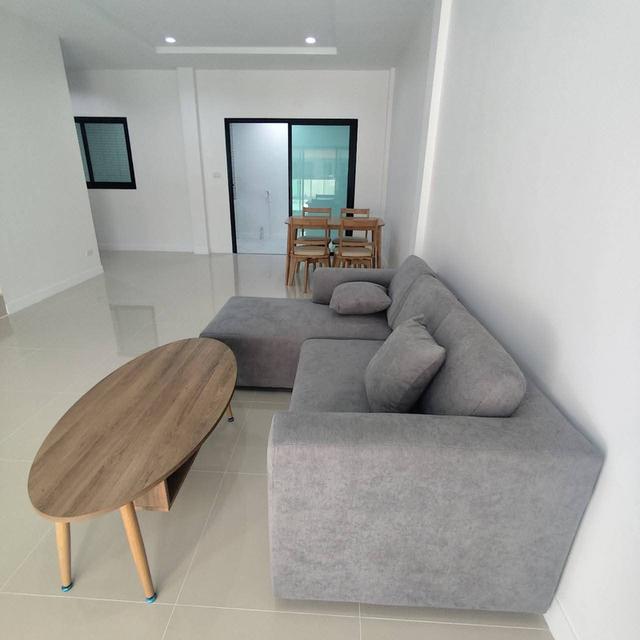 ขายบ้านทาวน์เฮ้าส์ 2ชั้น หมู่บ้านราชพฤกษ์ ลาดกระบัง-สุวรรณภูมิ ฉลองกรุง61  ถนนฉลองกรุง แขวงลำปลาทิว เขตลาดกระบัง กรุงเทพ 5