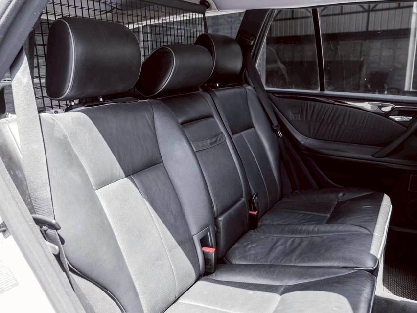 รหัสรถ 67GG12 Mercedes-Benz E240 Estate V6 2.6L (w210) ปี2002 16