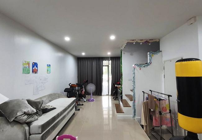 ขายทาวน์เฮ้าส์ หมู่บ้านพลีโน่ พหลโยธิน-วัชรพล เนื้อที่ 21.8 ตร.ว. 2 ชั้น 3 นอน 3 น้ำ 4