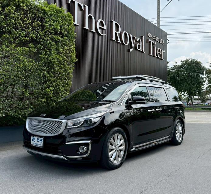 KIA GRAND CARNIVAL EX CRDI 2017 จด18 สีดำ ภายในสีเบจ รถมือเดียวตั้งแต่ป้ายแดง