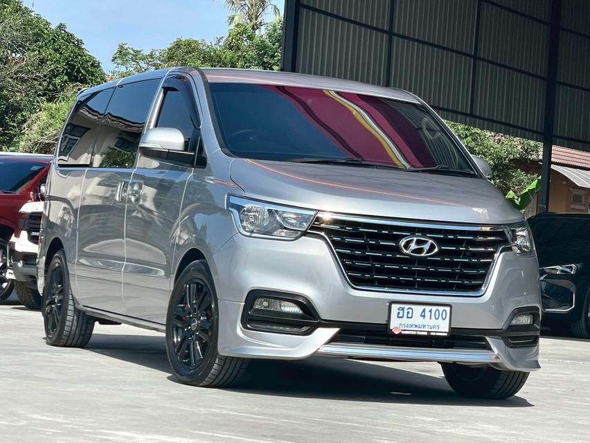Hyundai H1 2.5Touring ปี18