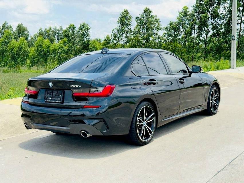 (แจ้งรหัสรถ YO7755) 🚩 BMW 330e M SPORT G20 LCI ปี 2022 จด 2023 รูปที่ 6