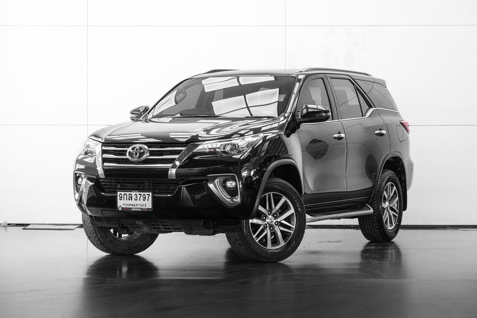 2020 TOYOTA FORTUNER 2.4 V 2WD SUV สีดำ เลขไมล์ 85055 กม.