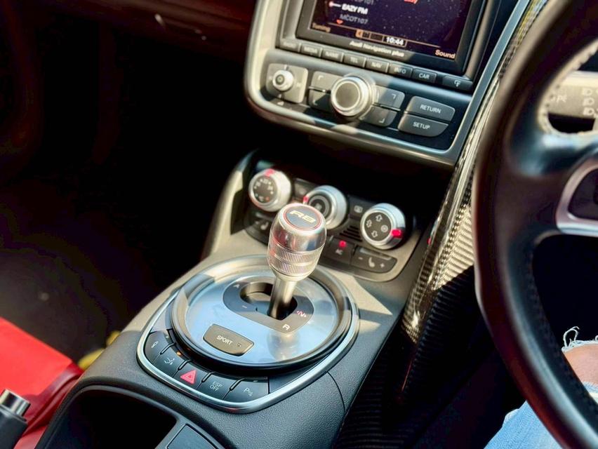 Audi R8 V10 5.2 FSI quattro 2012 รถสปอร์ตซุปเปอร์คาร์ มาพร้อมของแต่งเพียบ 8