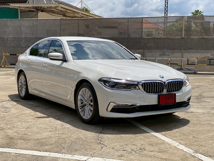 รหัสรถ PBG9999 BMW530e Luxury 2018 สีขาว
