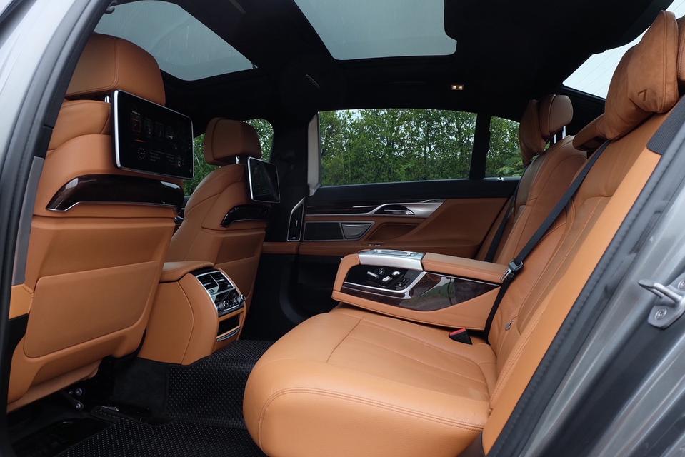 รหัสรถ TNS85 BMW 740Li Pure Excellence ( G12 ) ปี 2016  18