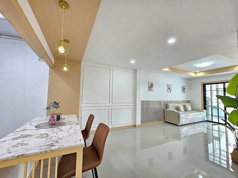 หมู่บ้านบัวทอง4  (คุณาภัทร) บางบัวทองทาวน์เฮ้าส์ 2 ชั้น ตกแต่งใหม่พร้อมอยู่บ้านสวย พร้อมเข้าอยู่ ฟรีเฟอร์นิเจอร์ 12