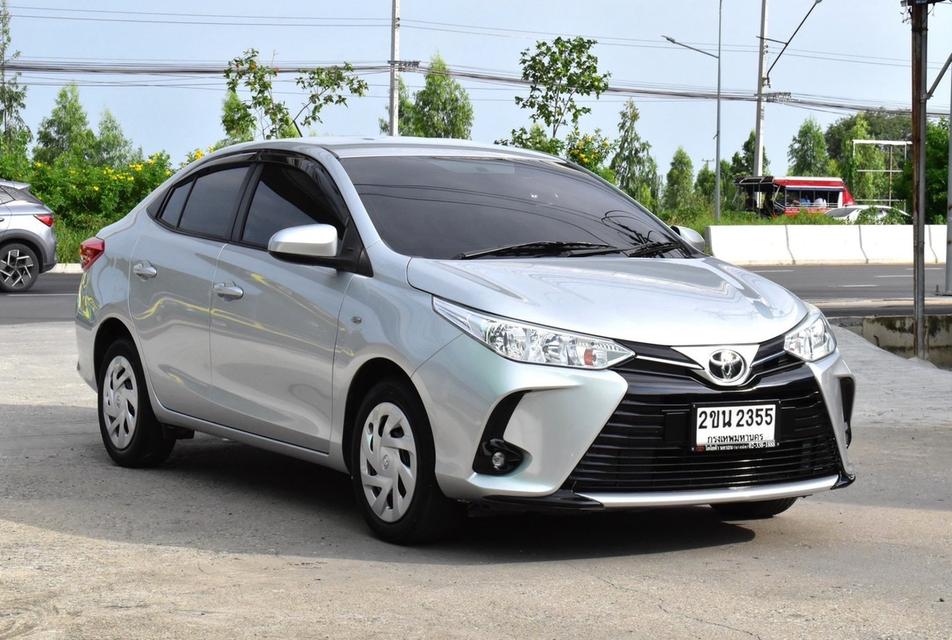 (แจ้งรหัสรถ PB2355) TOYOTA YARIS 1.2 Entry AT ปี 2022 สีเทา