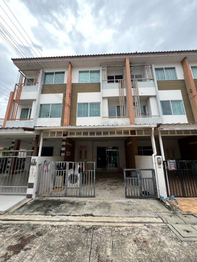 ขาย ทาวน์โฮม เดอะทรัสต์ซิตี้ งามวงศ์วาน 170 ตรม 20 ตรว เดินทางสะดวก ราคาเหมาะลงทุน 1