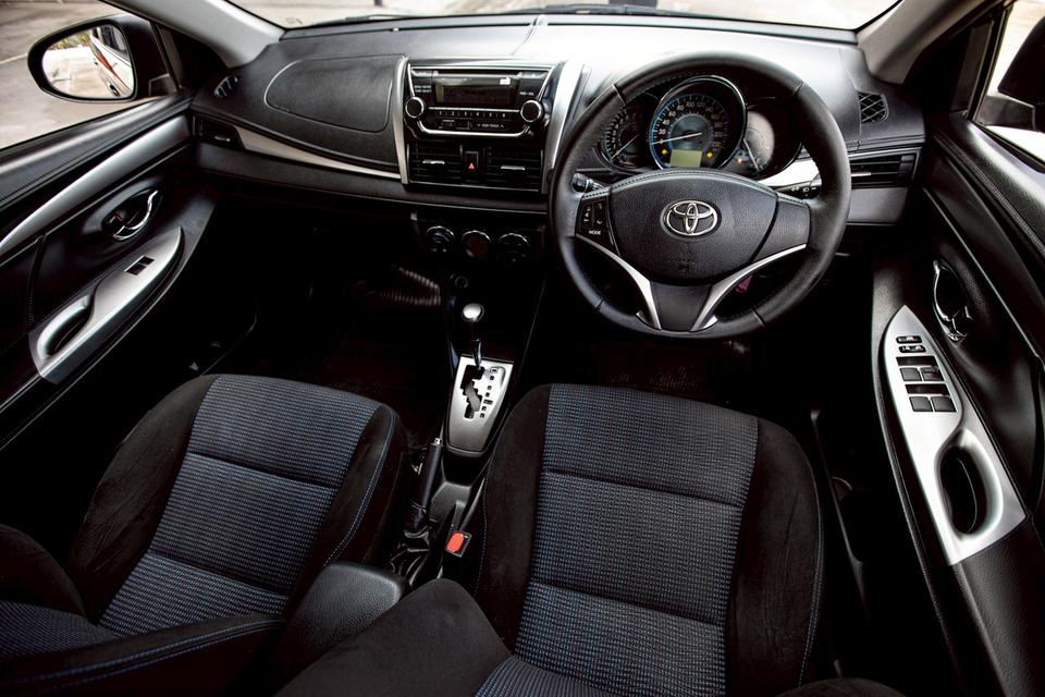 Toyota Vios 1.5G Airbag Abs ปี 2014 เกียร์ออโต้ สีดำ มือเดียวป้ายแดง 13