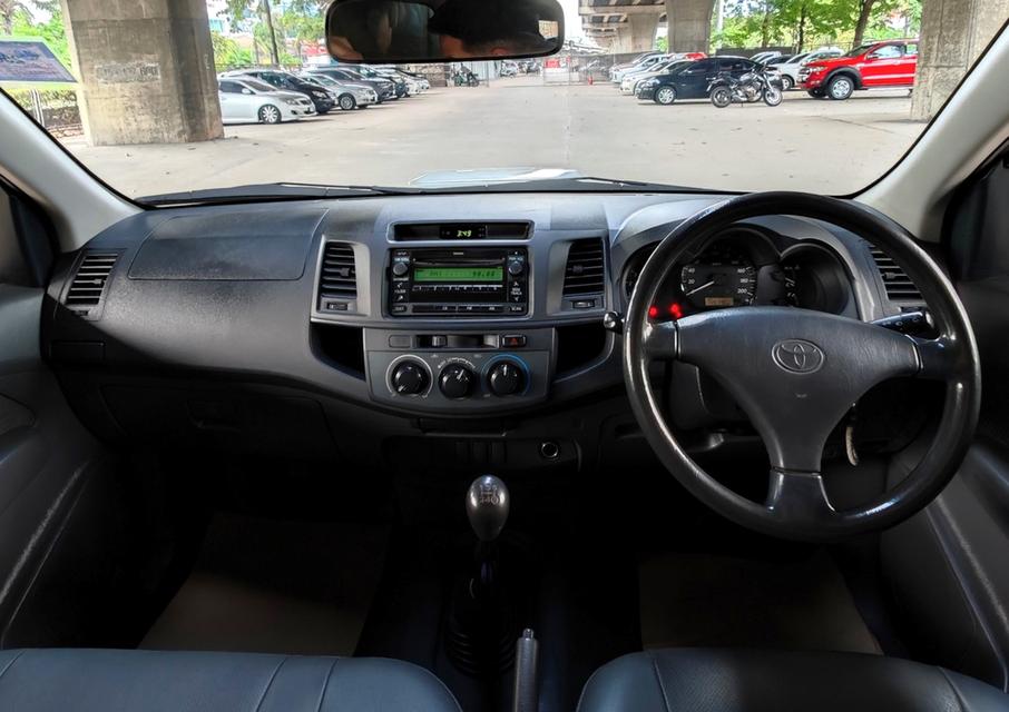 Toyota Vigo 2.5 หัวเดี่ยว MT ปี 2013  6