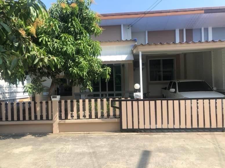 บ้านแฝดพร้อมอยู่ ราคาต่ำกว่าท้องตลาด ใกล้ ม.เทคโนโลยีราชมงคลธัญบุรี 2
