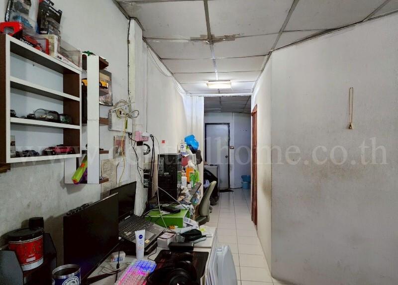 ทาวน์เฮ้าส์ ชั้นเดียว 36 ตร.วา อำเภอเมืองนครสวรรค์ หลังริม 4