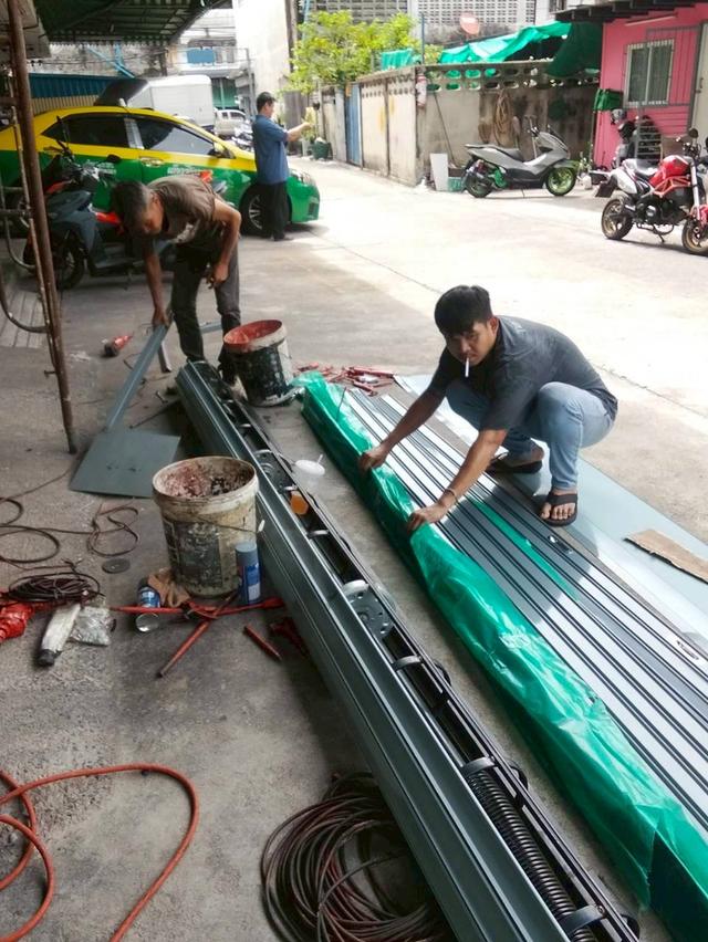 ช่างซ่อมประตูเหล็กงานด่วน รับประกัน5ปี พร้อมรับประกันหลังทำพร้อมรับประกันหลังทำเสร็จถ้าเปิดปิดไม่เบาไม่ลื่นทางช่างไม่คิดค่าบริการ สนใจติด089-7628307 5