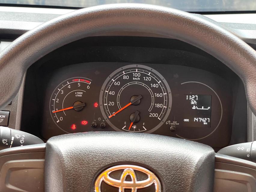 ขาย Toyoya Commuter 2.8 ปี22 7