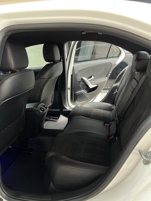 Benz A200 AMG 9