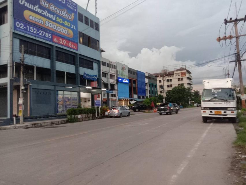 ขายที่ดินเปล่าราคาถูก ที่สวยถมแล้ว 4.5 ไร่ เข้าซอยลำลูกกา 69 (ซอยธารทอง) เป็นถนนทางลัดไปถนนรังสิต-นครนายก ใกล้สถานีรถไฟฟ้าลำลูกกา 9